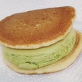 ヤマザキ クリームたっぷり生どら焼 抹茶ホイップ＆小倉 商品写真 4枚目