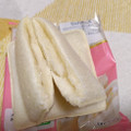ヤマザキ ランチパック とろリッチ生 生クリーム入り桃クリーム 商品写真 5枚目