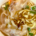 エースコック 渾身の逸品 特製ワンタンみそラーメン 大盛り 商品写真 3枚目