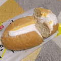 ヤマザキ たっぷりくちどけダブルクリームパン カスタード＆ホイップ 商品写真 2枚目