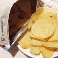 ファミリーマート ファミマル ポテトチップス絶品うすしお味 商品写真 1枚目