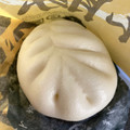ファミリーマート 炭火焼きとりまん 商品写真 1枚目