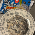 ファミリーマート ファミマルSweets 白いブラックサンダー クッキー＆クリームシュー 商品写真 5枚目