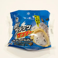 ファミリーマート ファミマルSweets 白いブラックサンダー クッキー＆クリームシュー 商品写真 1枚目