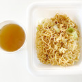 日清食品 日清ソース焼そばカップ チキンスープ付き 商品写真 3枚目
