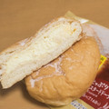 ファミリーマート ファミマルBakery たっぷりダブルカスタードドーナツ 商品写真 2枚目