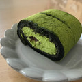 ローソン Uchi Cafe’ × 森半 お餅で巻いた濃い抹茶もち食感ロール 4枚入 商品写真 1枚目