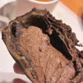 ローソン Uchi Cafe’ カカオ香るショコラクッキーシュー ベルギーチョコ使用 商品写真 4枚目