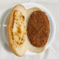 セブン-イレブン 九州甘口ソースのふんわりコロッケパン 商品写真 5枚目