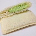 ヤマザキ ランチパック 抹茶ホイップクリーム グリーンソフト風味 商品写真 2枚目
