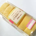 ローソン Uchi Cafe’ SWEETS もち食感ロール レモンクリーム 商品写真 5枚目