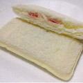 ヤマザキ ランチパック レアチーズ風味クリーム＆いちごジャム 商品写真 1枚目