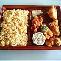 ファミリーマート チャーハン＆唐揚弁当 商品写真 2枚目