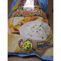 カルビー ポテトチップス濃い味 サワークリーム＆ハラペーニョ風味 商品写真 2枚目