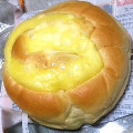 ヤマザキ 十勝産チーズのチーズクリームパン 商品写真 4枚目