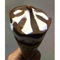 明治 ストロベリーチョコレートアイスコーン 商品写真 1枚目