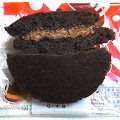 ヤマザキ クッキーサンドケーキ チョコ 商品写真 1枚目