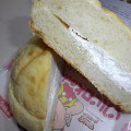 ヤマザキ ペコちゃんのメロンパン ミルキーホイップクリームサンド 商品写真 2枚目