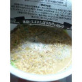 日清食品 チキンラーメンどんぶり バター香るクリームスープ仕立て 商品写真 2枚目