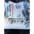 ファミリーマート 野沢菜チーズおむすび 商品写真 1枚目