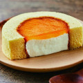 ローソン Uchi Cafe’ SWEETS ×PABLO チーズロールケーキ 商品写真 1枚目