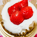 ローソン Uchi Cafe’ グラン絹白クリームの苺ショート 商品写真 2枚目