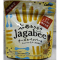 カルビー 太めホクホクJagabee チーズ＆ペッパー味 商品写真 1枚目