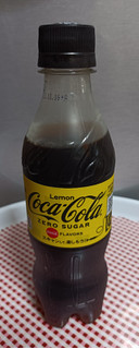 「コカ・コーラ コカ・コーラ ゼロシュガーレモン ペット350ml」のクチコミ画像 by hiro718163さん