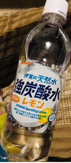 「サンガリア 伊賀の天然水 強炭酸水レモン ペット500ml」のクチコミ画像 by シナもンさん