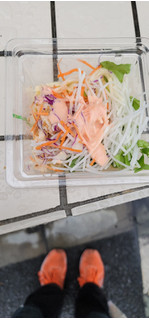 「ファミリーマート 蒸し鶏と博多明太子のパスタサラダ」のクチコミ画像 by タケダさん