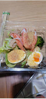 「セブン-イレブン たんぱく質が摂れる香り箱とツナのサラダ」のクチコミ画像 by タケダさん