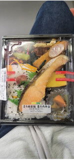 「ニューデイズ 炙り焼銀鮭 幕の内弁当」のクチコミ画像 by タケダさん