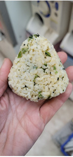 「ニューデイズ しらす野沢菜 ロウカット玄米使用」のクチコミ画像 by タケダさん
