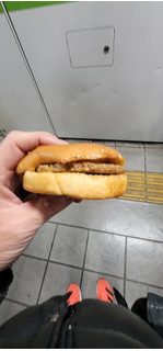 「ローソン てりやきハンバーガー」のクチコミ画像 by タケダさん