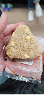 「ニューデイズ おかかチーズ ロウカット玄米使用」のクチコミ画像 by タケダさん