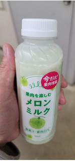 「ファミリーマート 果肉を楽しむメロンミルク」のクチコミ画像 by タケダさん