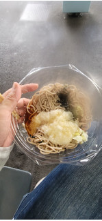 「セブン-イレブン 北海道産蕎麦粉使用 冷しぶっかけとろろそば」のクチコミ画像 by タケダさん