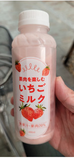「ファミリーマート いちごミルク」のクチコミ画像 by タケダさん