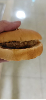 「ヤマザキ てりやきハンバーガー 1個」のクチコミ画像 by タケダさん