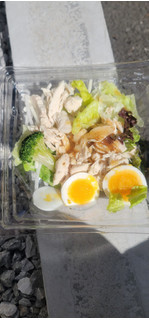 「ファミリーマート たんぱく質が摂れる！鶏むね肉のサラダ」のクチコミ画像 by タケダさん
