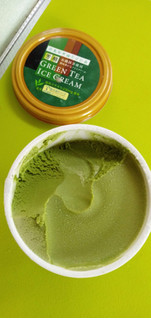 「ダイマル乳品 島田市緑茶化計画 横浜薬科大学監修 芳醇 GREEN TEA ICE CREAM カップ130ml」のクチコミ画像 by minorinりん さん