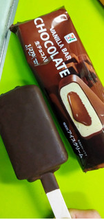 「セブンプレミアム バニラバー チョコレート 生チョコ入り 袋85ml」のクチコミ画像 by minorinりん さん