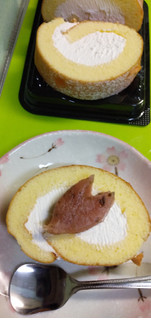「セブンプレミアム ふんわり手巻きのロールケーキ」のクチコミ画像 by minorinりん さん