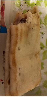 「ニッポンハム チルドベーカリー 包みピザ ベーコン＆5種チーズ パック70.7g×3」のクチコミ画像 by パン大好きさん