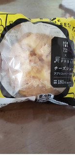 「ローソン Uchi Cafe’ SWEETS×PABLO チーズシュー アプリコットソース使用」のクチコミ画像 by すっちさん