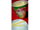 「カルビー じゃがりこ トリプルチーズ味 カップ52g」のクチコミ画像 by e-maさん