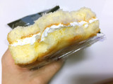 「ヤマザキ しっとり焼きチーズケーキ 3種類の北海道チーズ 袋1個」のクチコミ画像 by gggさん