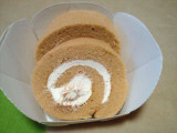 「オランジェ 森永ミルクキャラメルのロールケーキ 袋2枚」のクチコミ画像 by やっぺさん