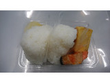 ローソン おにぎりおかずセット 北海道さけ・塩にぎりの実食写真（ふじつぼだんきさん）