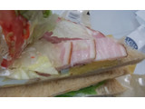 「ローソン クラブハウスサンド ブラン入り食パン使用」のクチコミ画像 by ふじつぼだんきさん